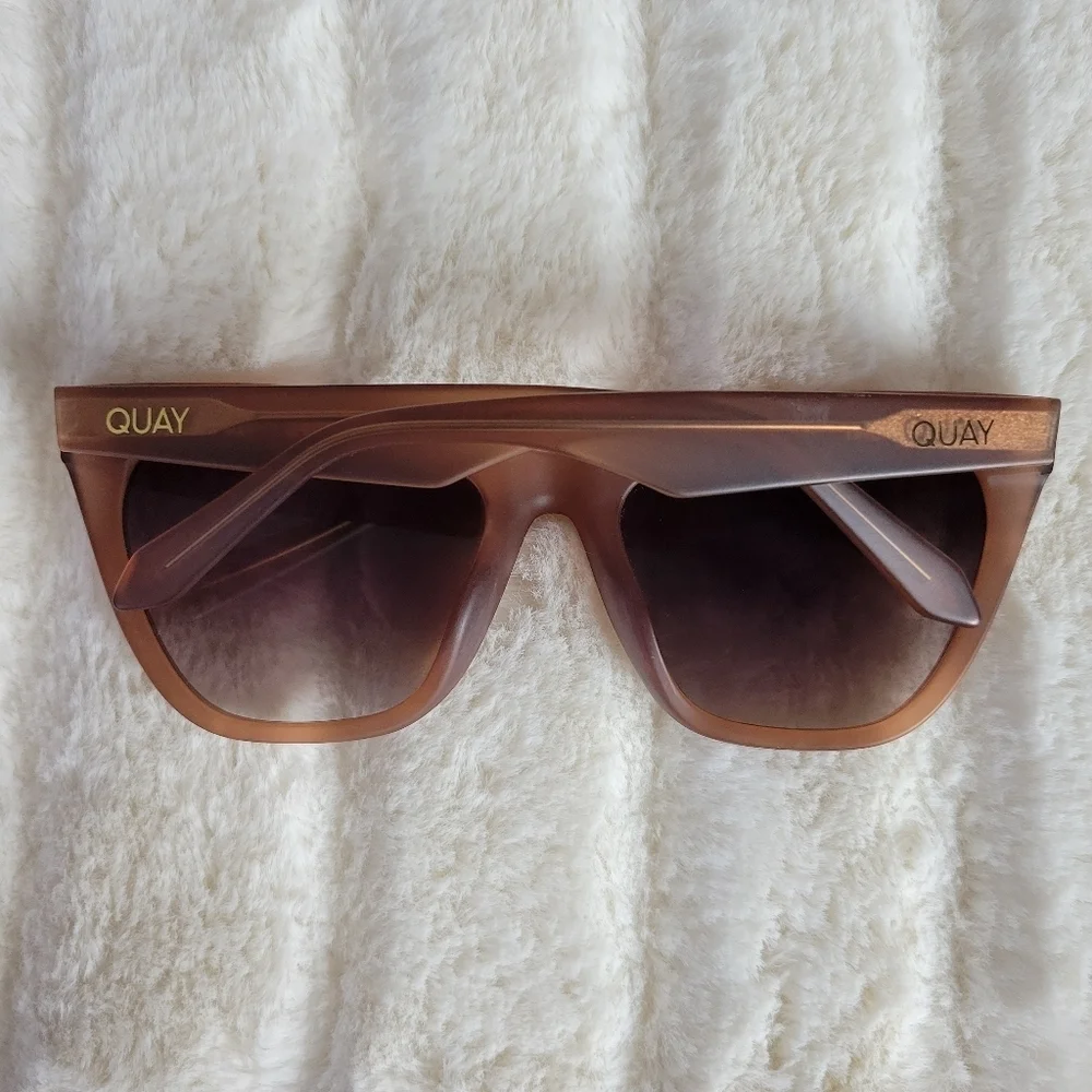 QUAY // ltd ed frosted caramel brown frame brown gradient lens cateyes